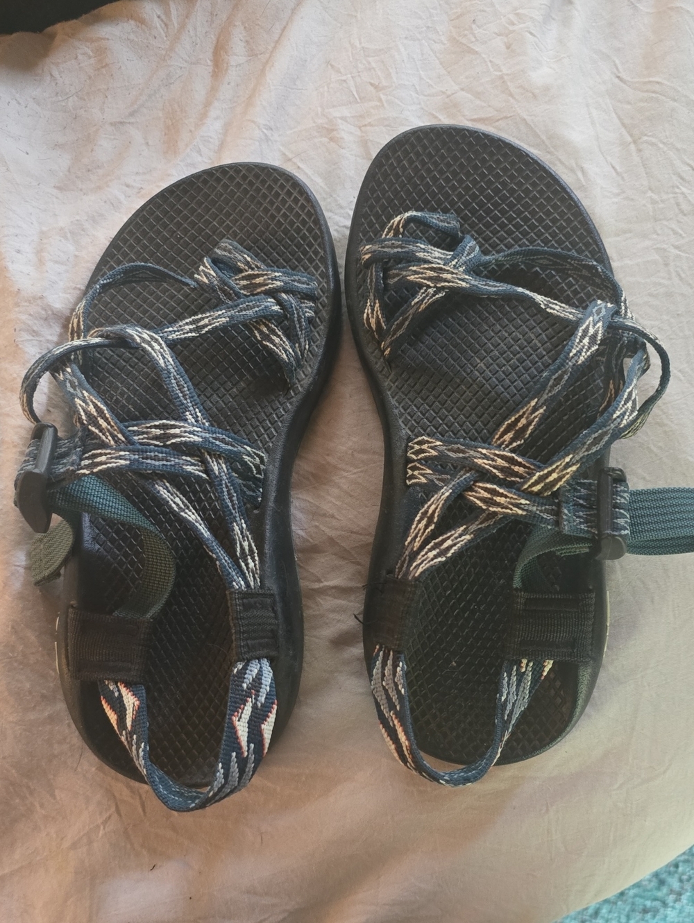 Chaco Sandals in Black with Multicolor Webbing Size 7